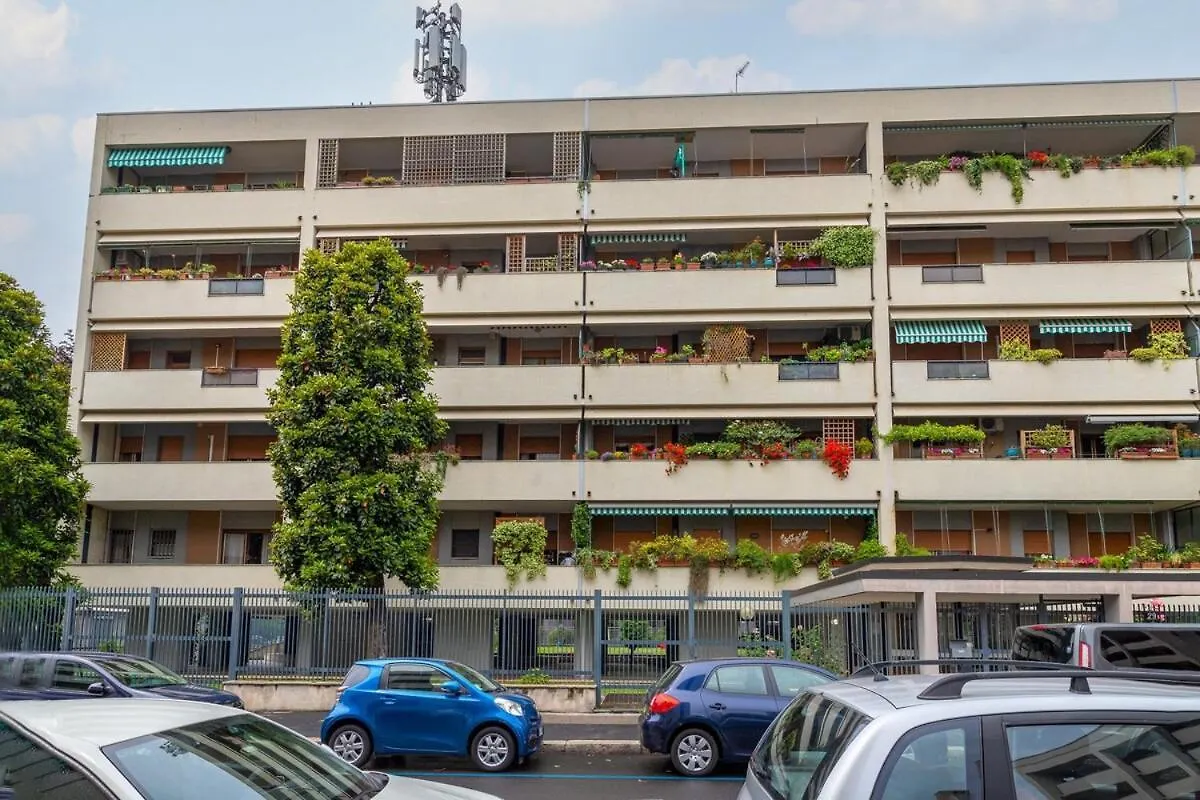 Splendid Xxl Home-2Min From Metro,Comfort Family Милан 0*,