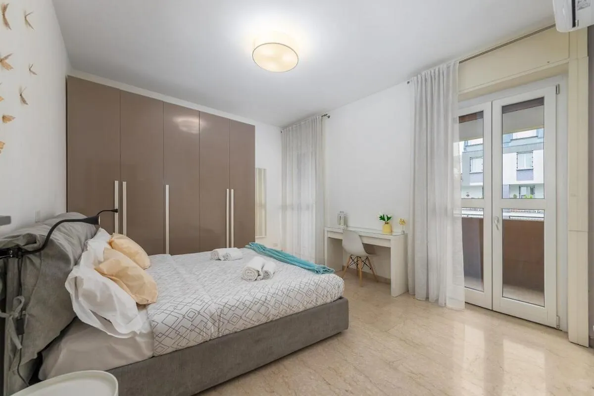 Splendid Xxl Home-2Min From Metro,Comfort Family Milan 0*,  Italy